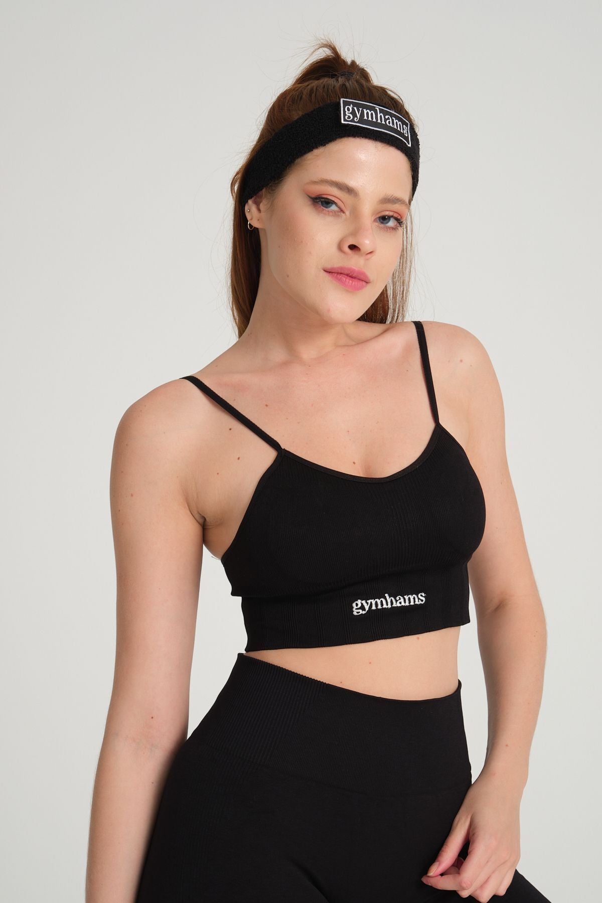 Siyah Askılı Pedli Spor Kadın Bra – Dikişsiz (Seamless) Sporcu Sütyeni (Kopya)