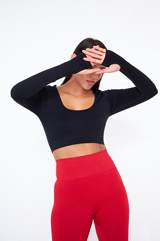 BASKISIZ Siyah Uzun Kollu Parmak Geçime Detaylı Seamless Spor Fitness Yoga Kadın Crop Top-Sporcu Üst