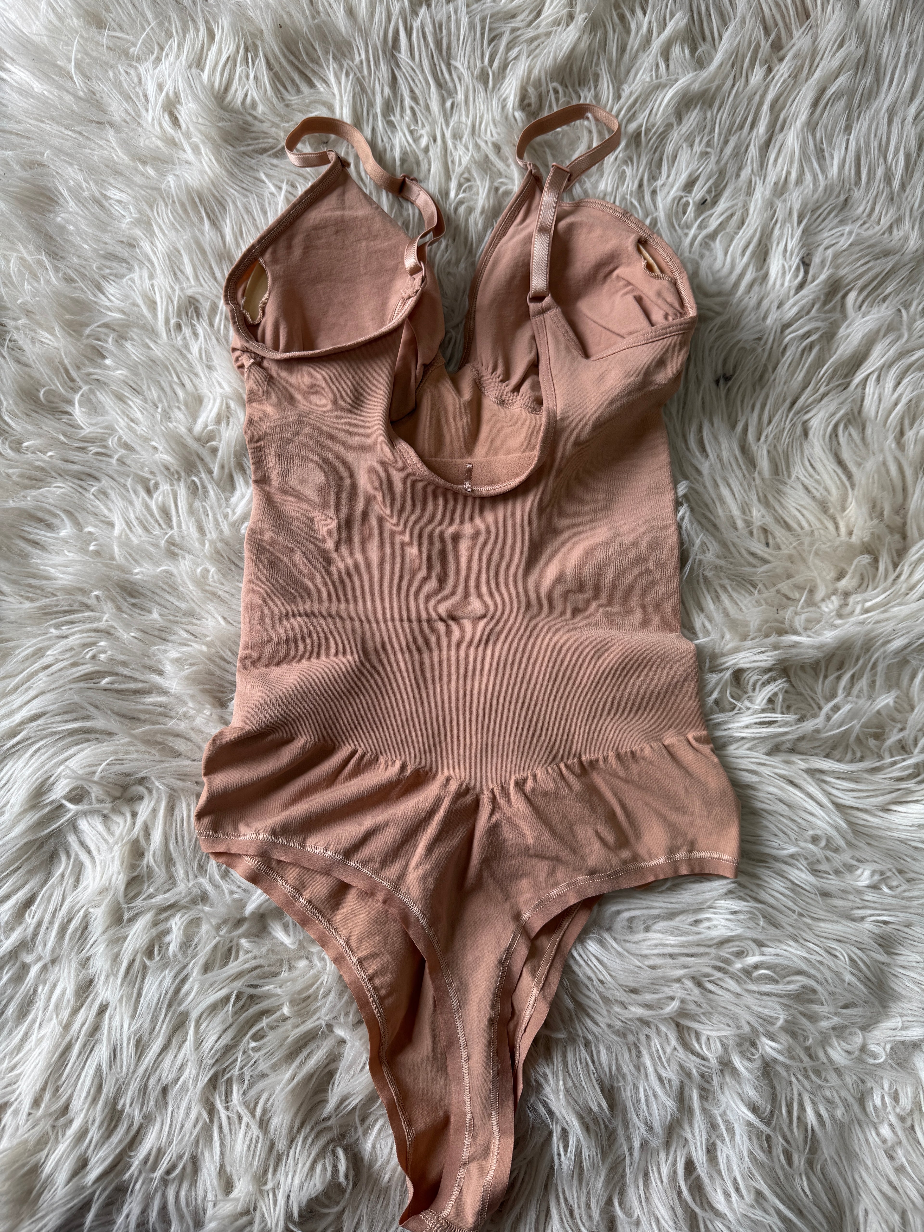 Krem/Bej Tanga Kesim Ayarlanabilir Askılı Korse Body – Bel & Karın Toparlayıcı, İz Yapmaz