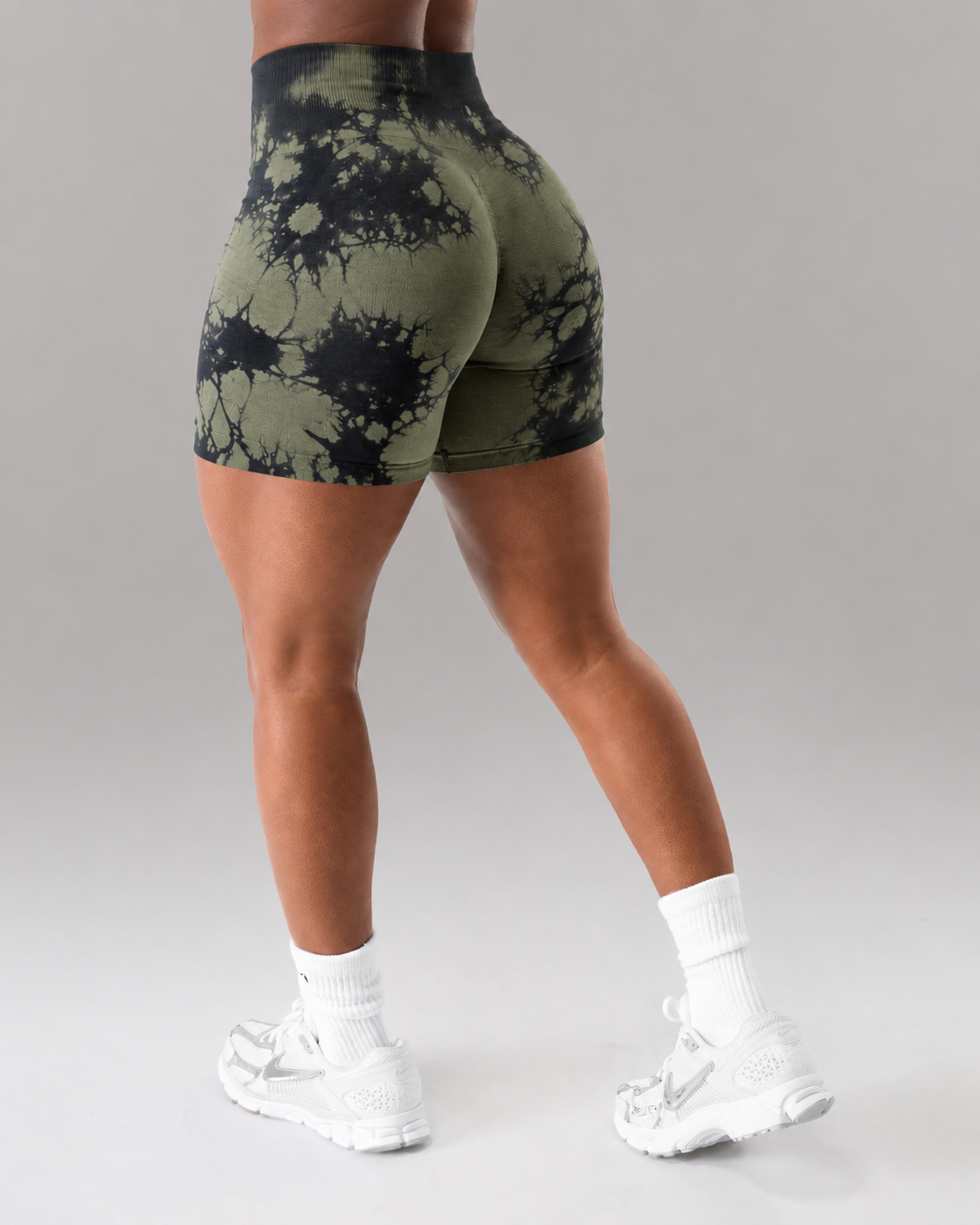 Haki Batik Marble Shorts Kalça Büzgülü BİKER Şort – Push-up Toparlayıcı & Şekillendirici