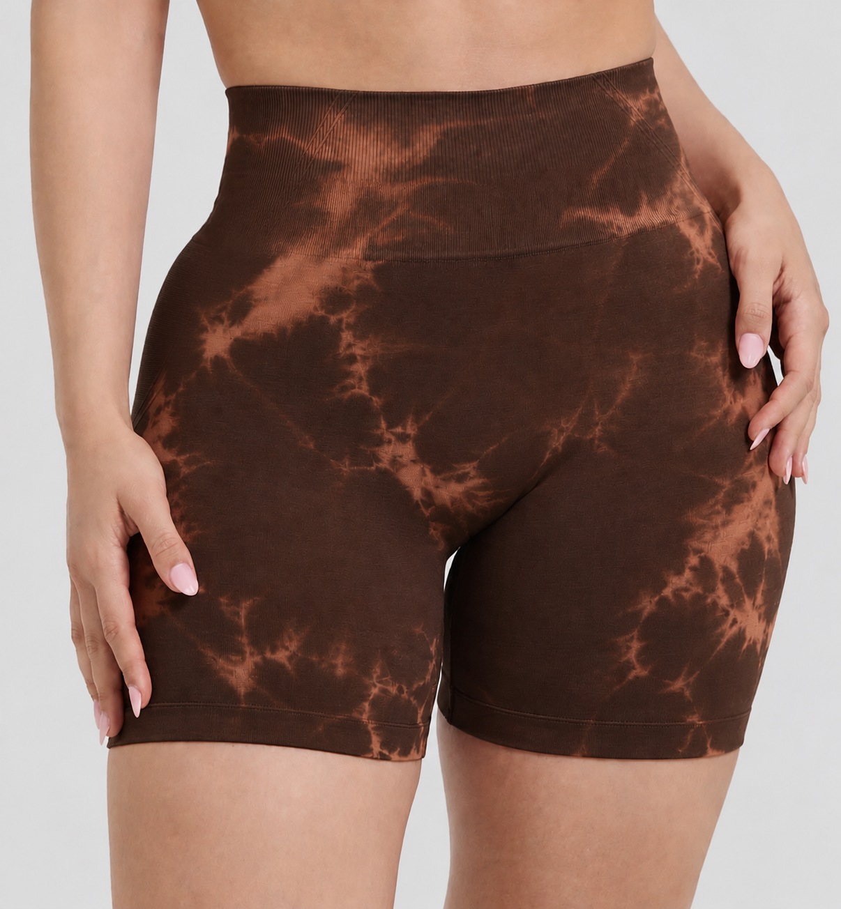 Kahve Batik Marble Shorts Kalça Büzgülü BİKER Şort – Push-up Toparlayıcı & Şekillendirici