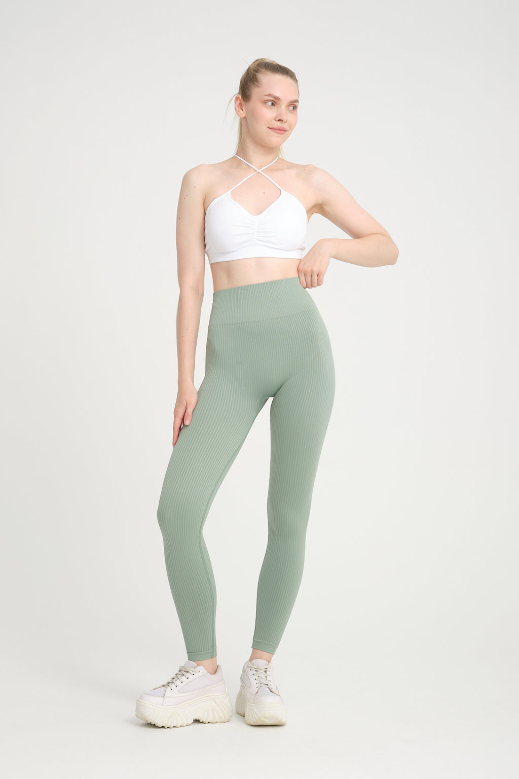 Zambak Serisi Su Yeşili Esnek Yumuşak Fitilli Kalçası Büzgülü Push Up Spor Tayt