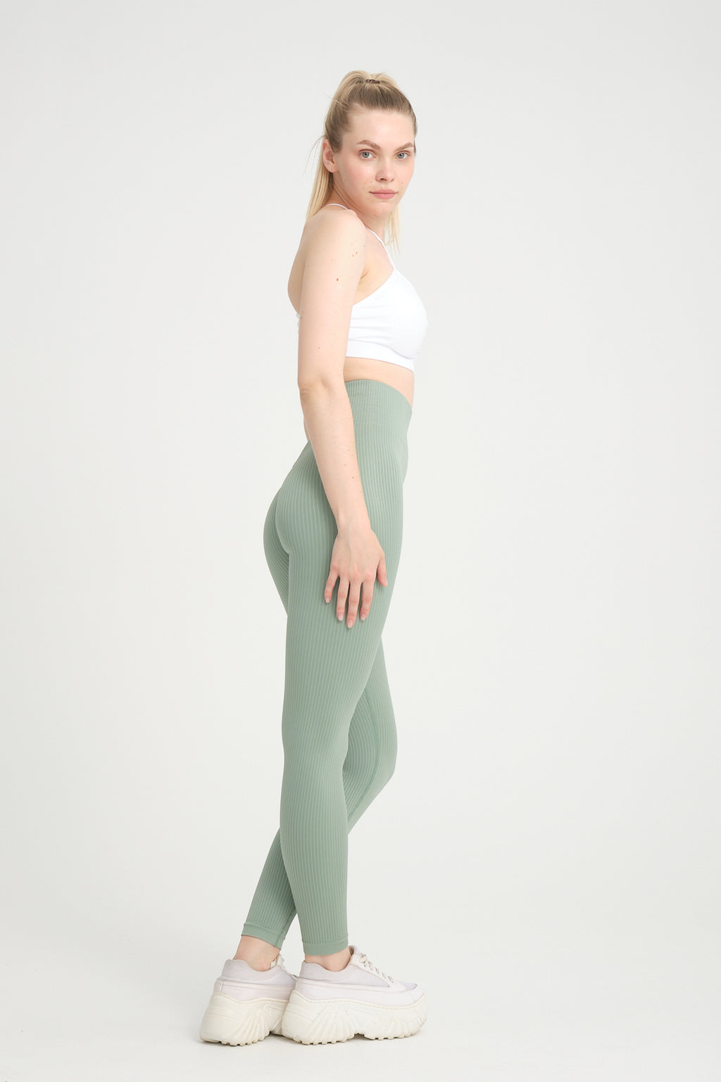 Zambak Serisi Su Yeşili Esnek Yumuşak Fitilli Kalçası Büzgülü Push Up Spor Tayt