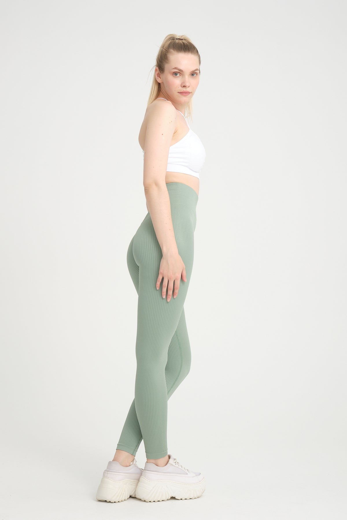 Zambak Serisi Su Yeşili Esnek Yumuşak Fitilli Kalçası Büzgülü Push Up Spor Tayt