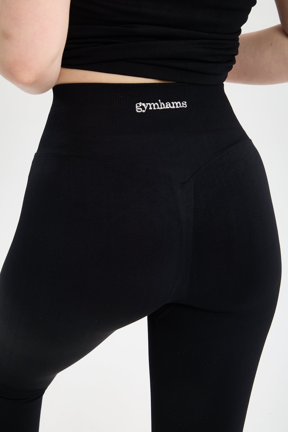 Siyah CloudSoft Arkası V Kesim Dikişsiz Spor Tayt - Belirgin Olmayan Hafif Büzgülü Fitness Taytı