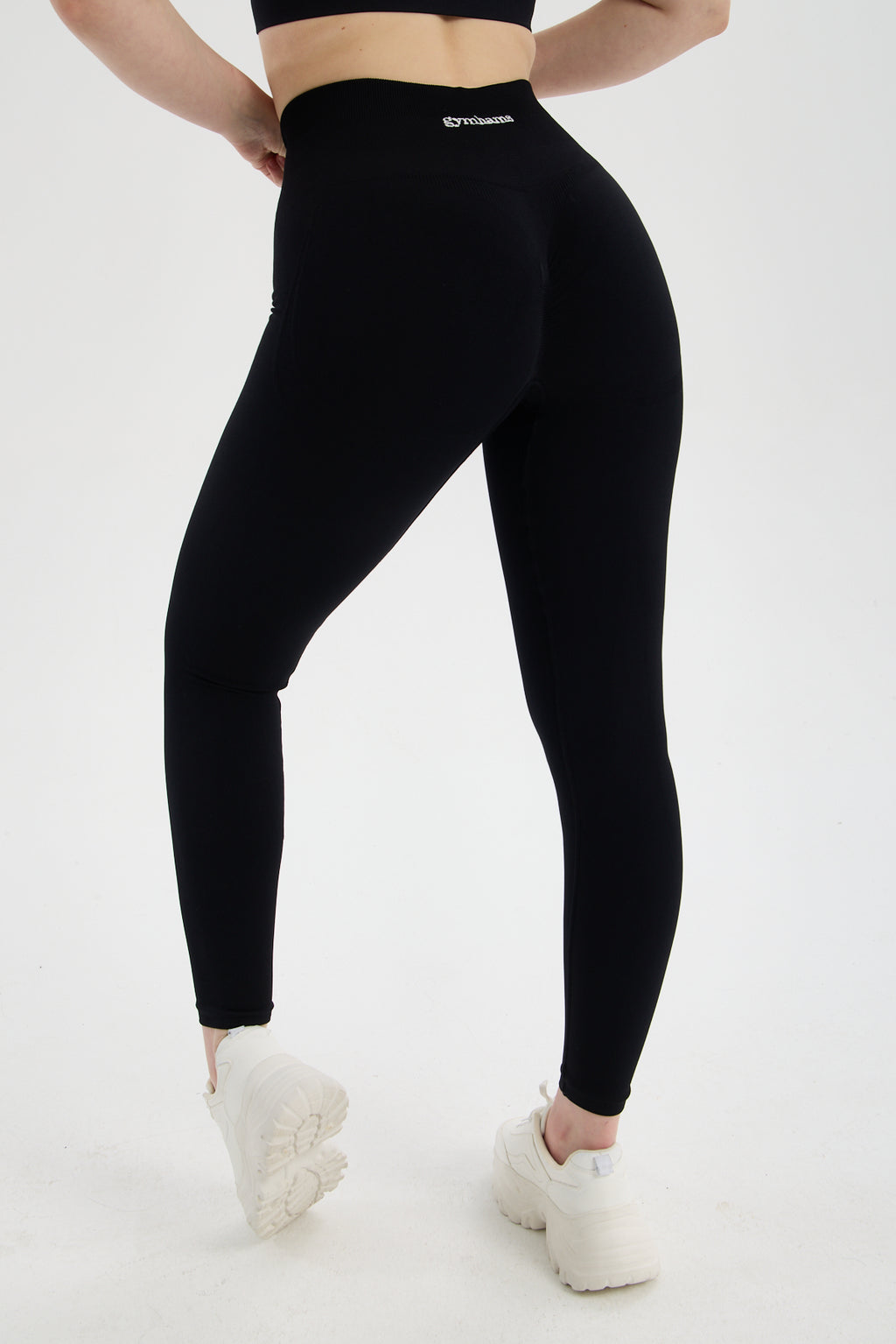 Drop Siyah 3’LÜ Seamless Spor Takım(Halter Yaka Pedli Bra - Büzgülü Push Up Tayt- Mini Şort)