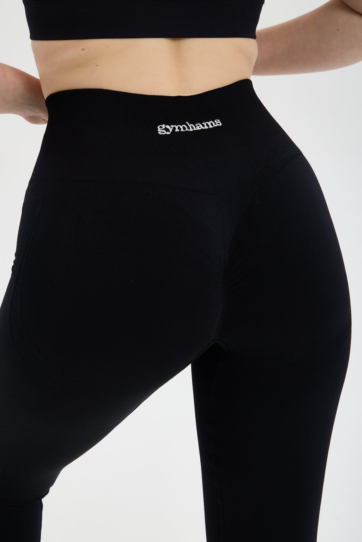 Drop Siyah 3’LÜ Seamless Spor Takım(Halter Yaka Pedli Bra - Büzgülü Push Up Tayt- Mini Şort)