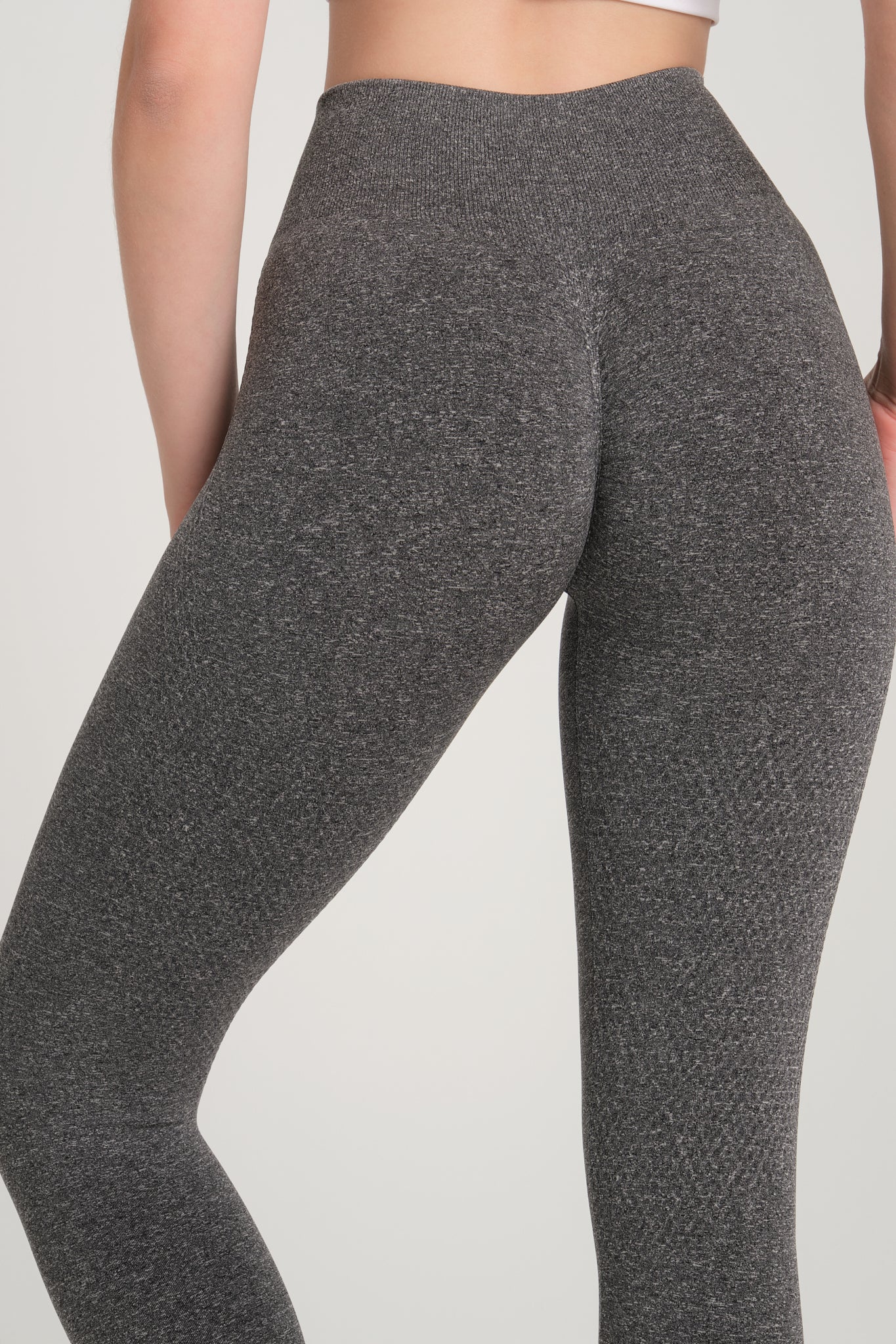 Gri Petek Desenli Kalçası Büzgülü Kalça Şekillendirici Toparlayıcı Push Up Kadın Spor Tayt