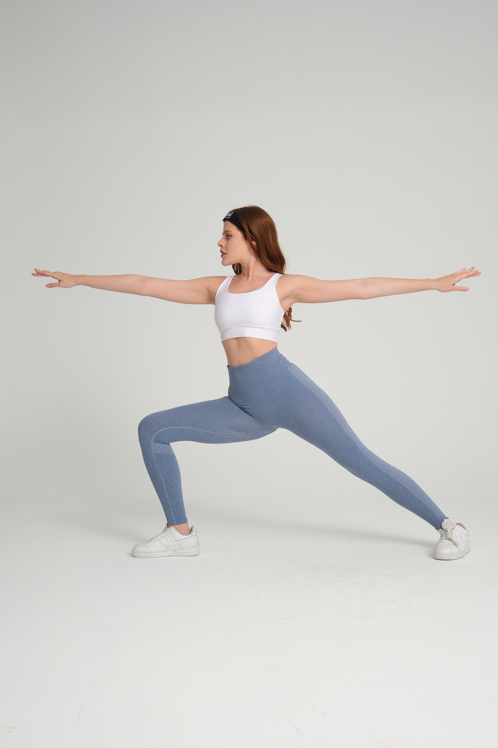 Wind Serisi Buz Mavi Yumuşak İnce Yapılı Büzgülü Push Up Yüksek Bel Kadın Spor Tayt