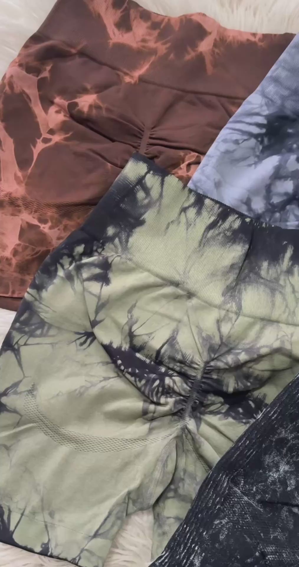 Siyah Asit Marble Shorts Kalça Büzgülü BİKER Şort – Push-up Toparlayıcı & Şekillendirici